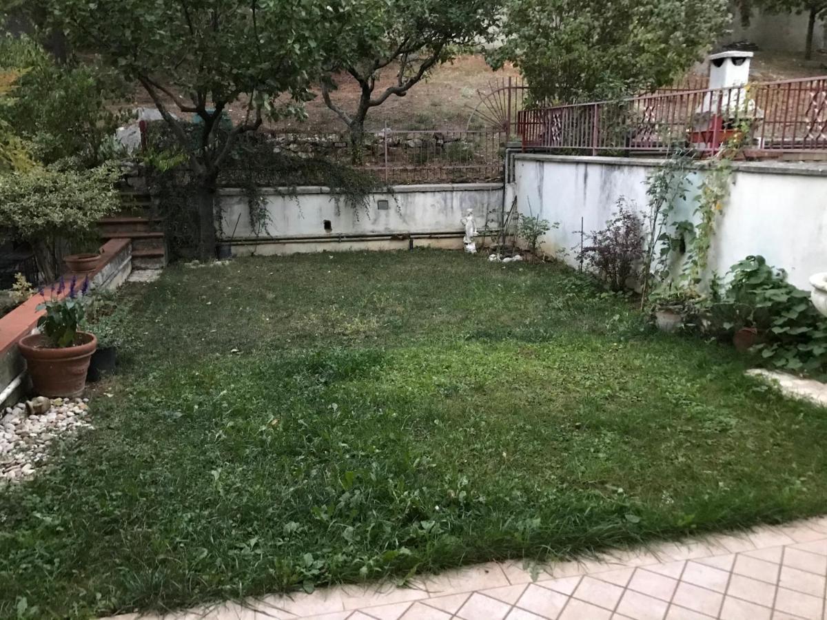 Torretta Villa LʼAquila Esterno foto